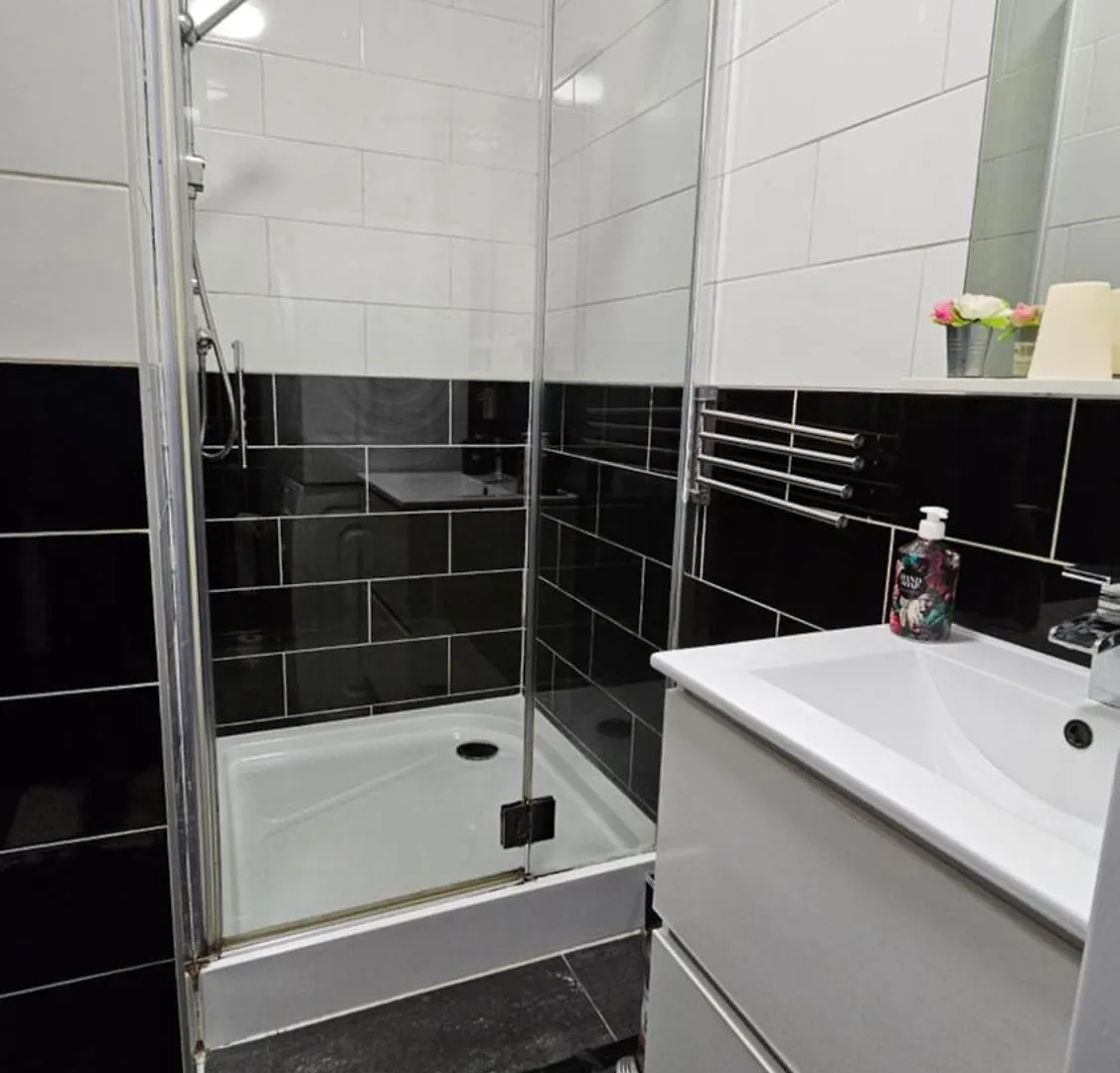 Sewdien’s Apartment Maashaven Rotterdam