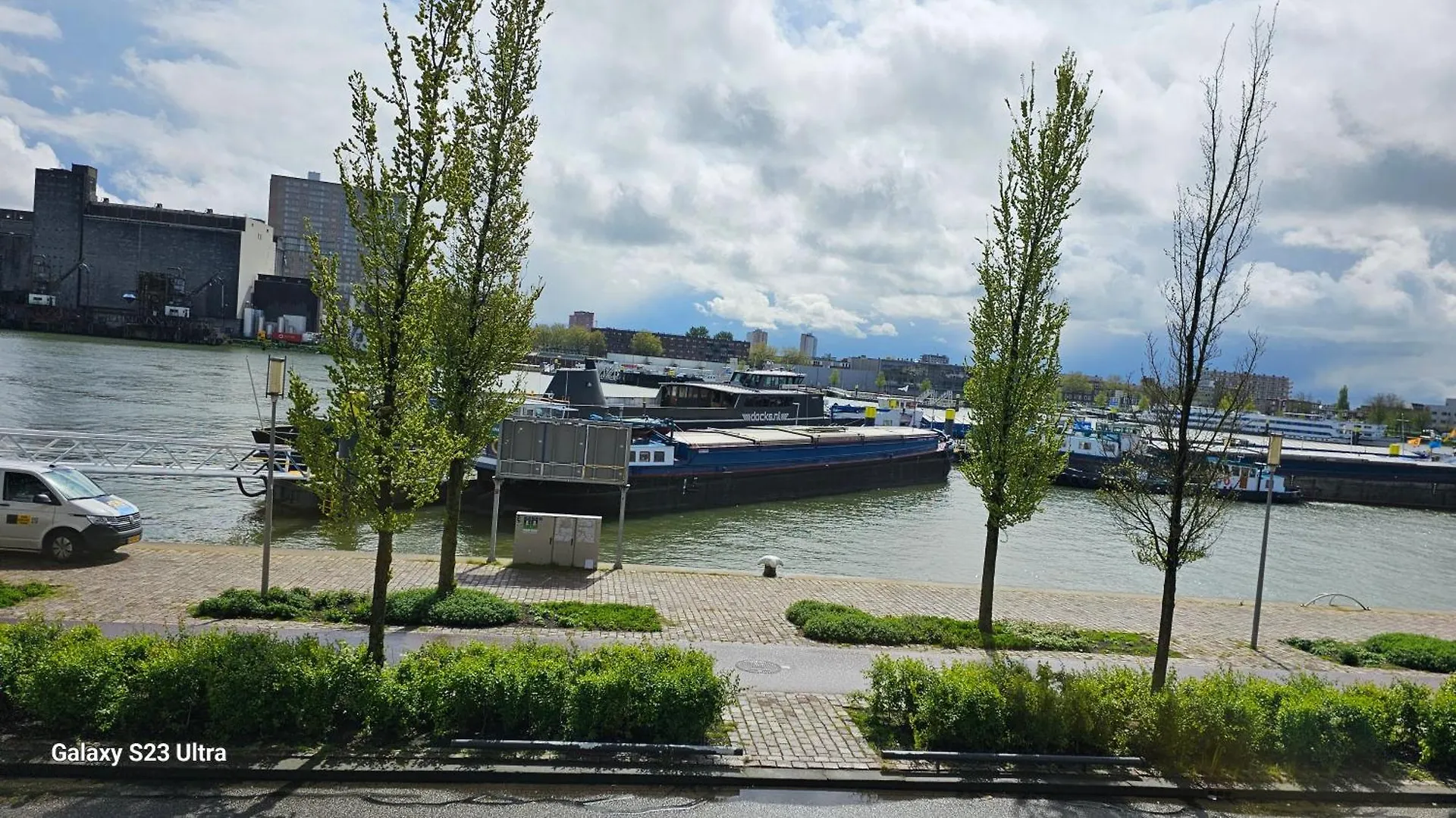 Sewdien’s Apartment Maashaven Rotterdam Nederland