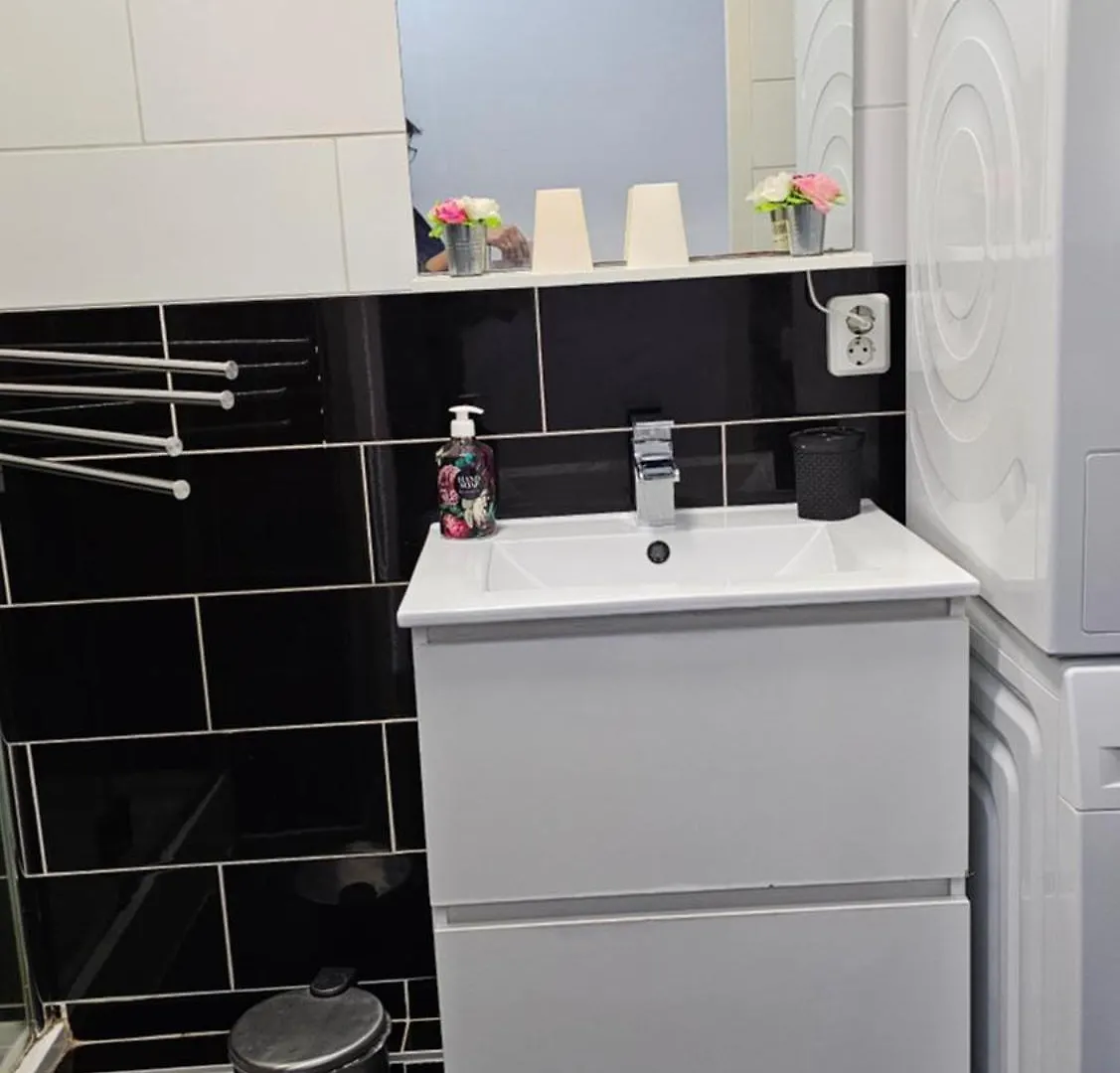 Sewdien’s Apartment Maashaven Rotterdam