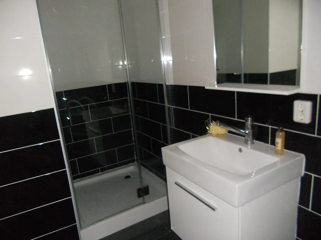 Sewdien’s Apartment Maashaven Rotterdam Nederland
