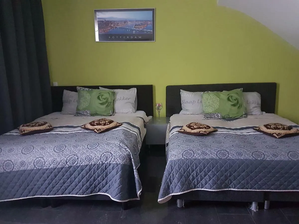 Sewdien’s Apartment Maashaven Rotterdam